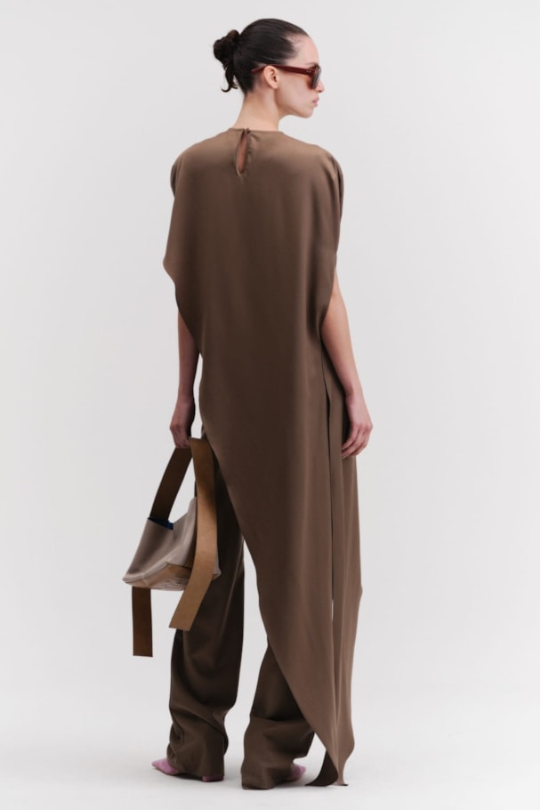 BLUSA CAPA ÉLAN - CAPUCCINO