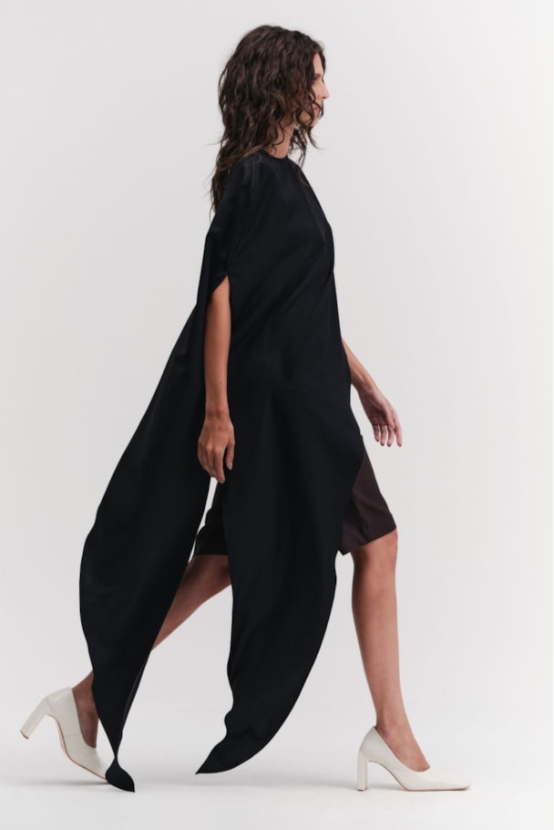 BLUSA CAPA ÉLAN - PRETO