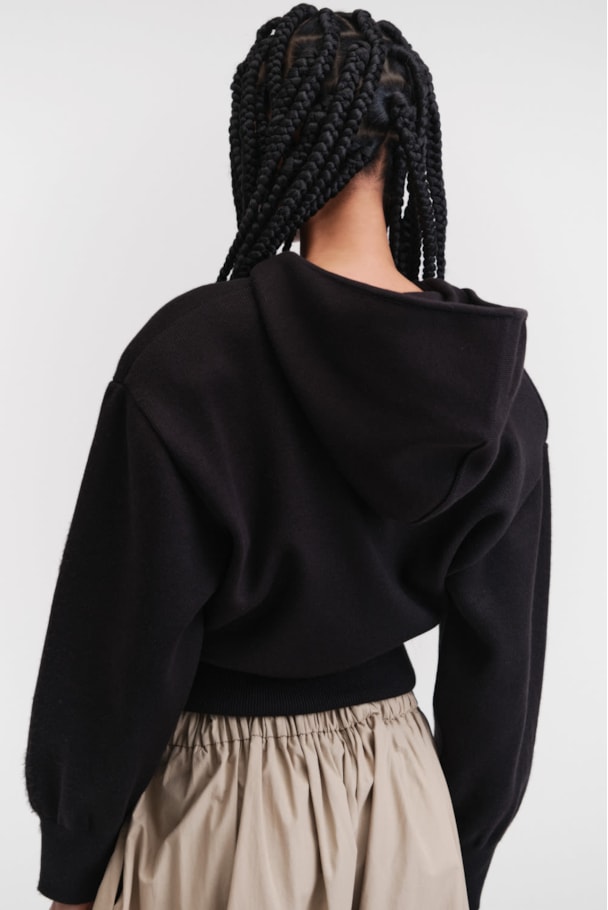 BLUSA TRICOT CAPUZ - PRETO