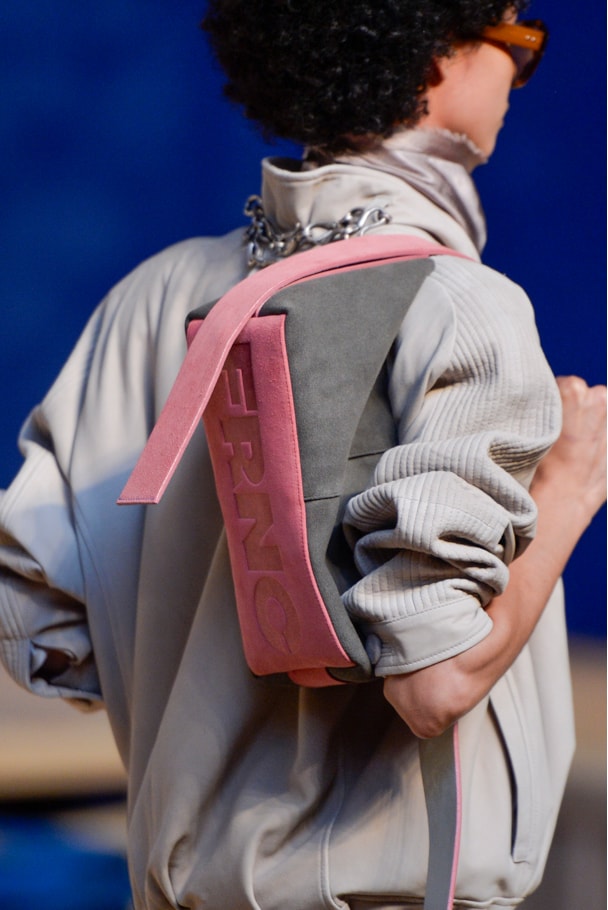 BOLSA CORA - GRAFITE/ ROSA