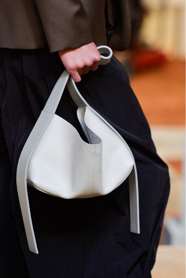 BOLSA CORA - OFF WHITE/ CINZA CLARO