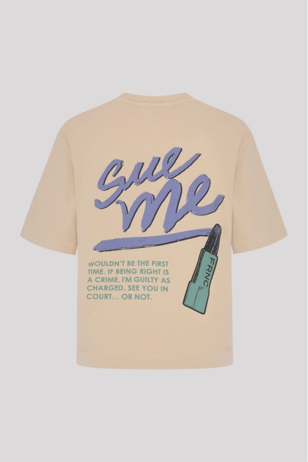 CAMISETA BOXY SUE ME - CRU