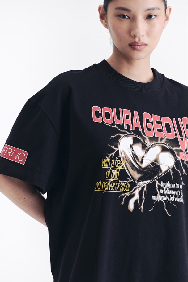 CAMISETA MAX COURAGEOUS - PRETO