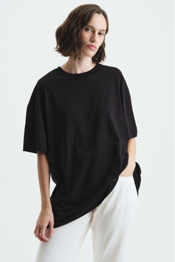 CAMISETA MAX - PRETO