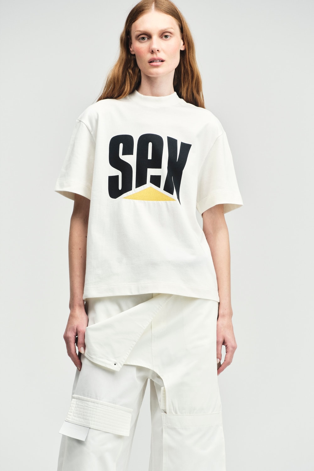 Camiseta Sex - Off White | 10% OFF na Primeira Compra