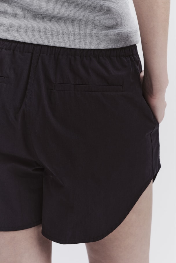 SHORTS CURVA - PRETO