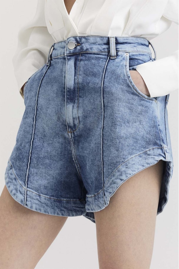 SHORTS JEANS CINTURA ALTA - LAVAGEM MÉDIA