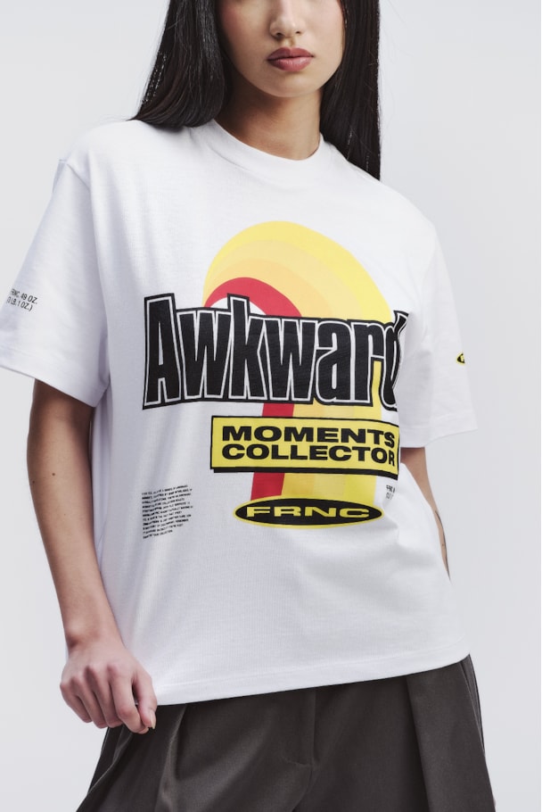 T SHIRT AWKWARD - BRANCO