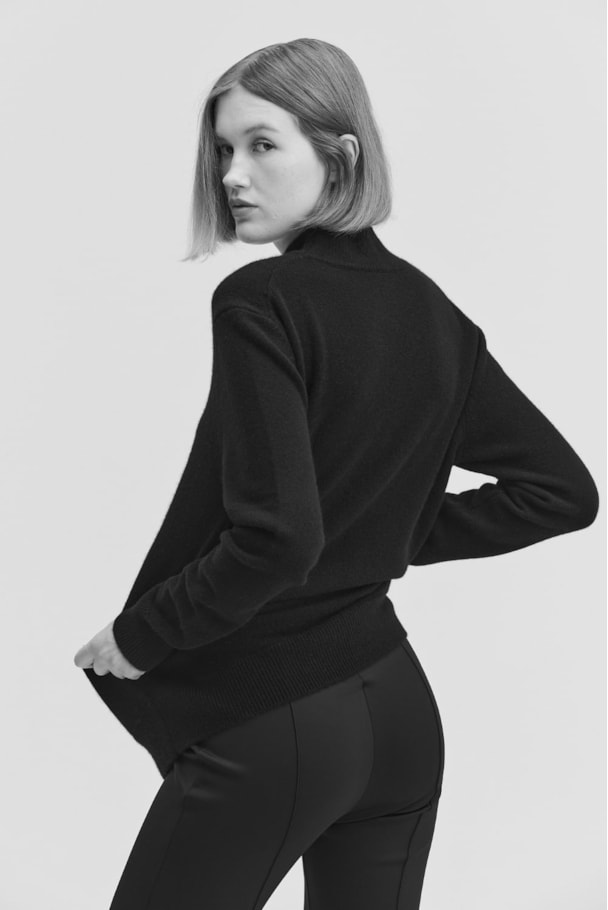 TRICOT CASHMERE GOLA - PRETO