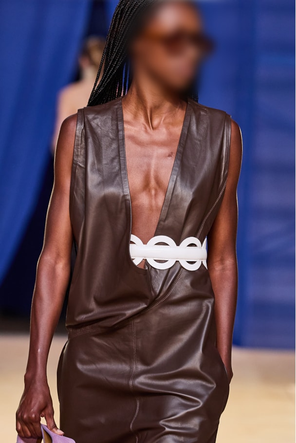 VESTIDO DEGAGE COURO FS - CAFE