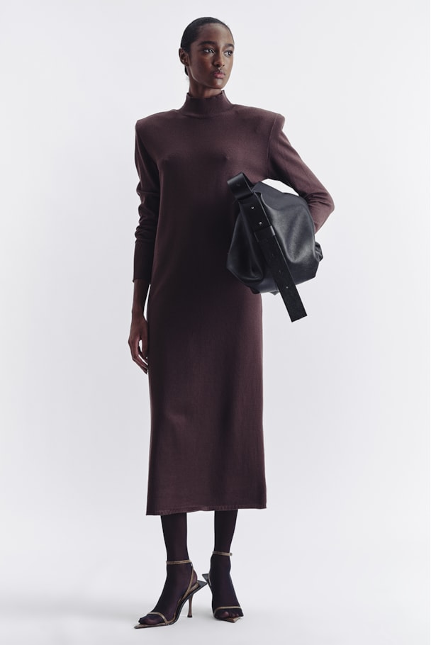 VESTIDO TRICOT OMBREIRAS - MARROM